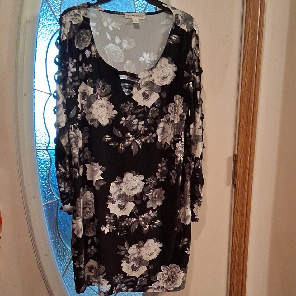 Eye Candy Black and White Floral Dress With Peek A Boo Arms.